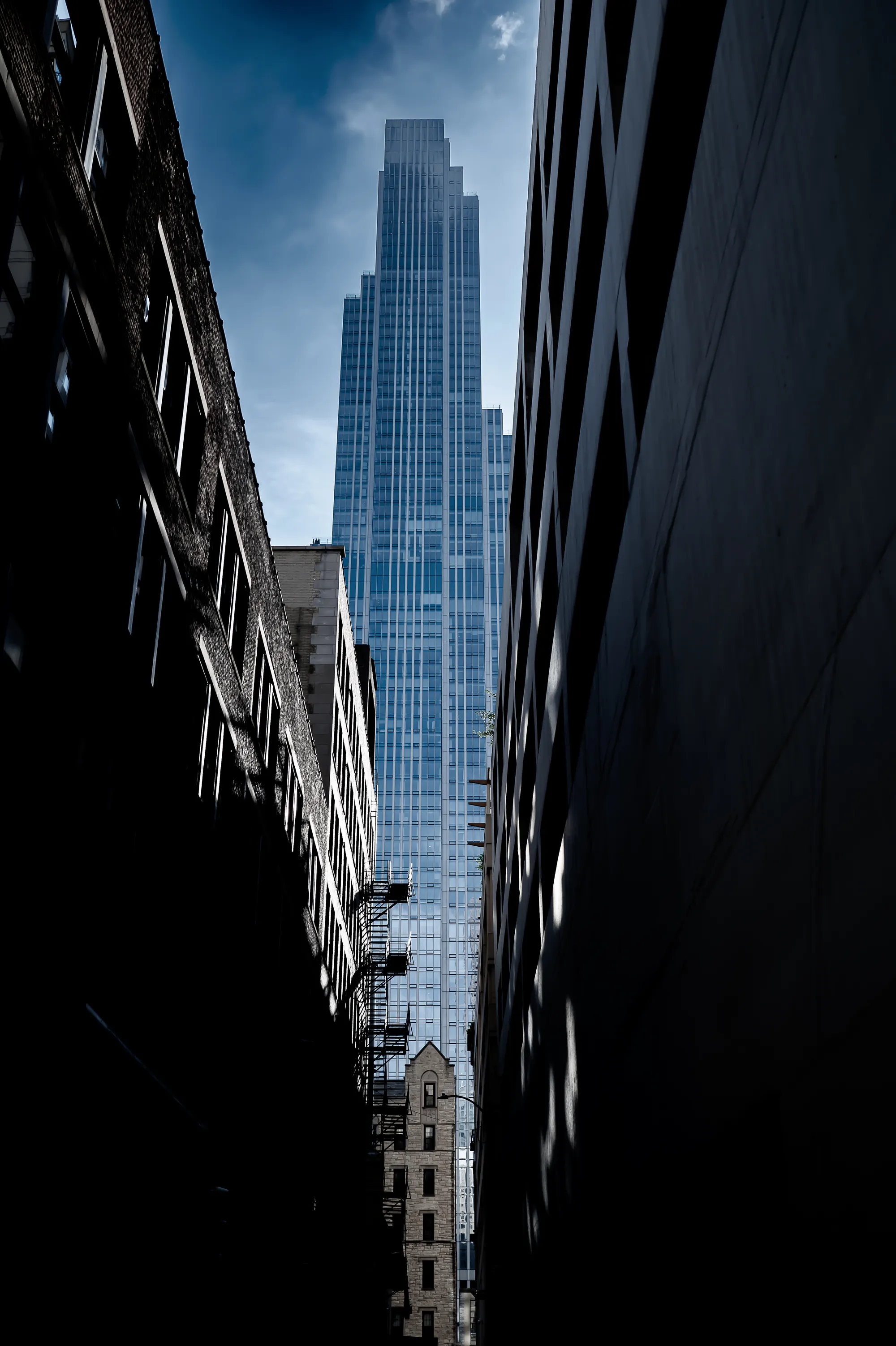 Light Between Walls — Architecture